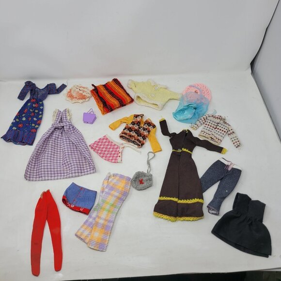 Vintage Lot Of Barbie Doll Mixed Doll Clothes Bags Dress Top Shorts Skirt70-80s - Picture 9 of 11